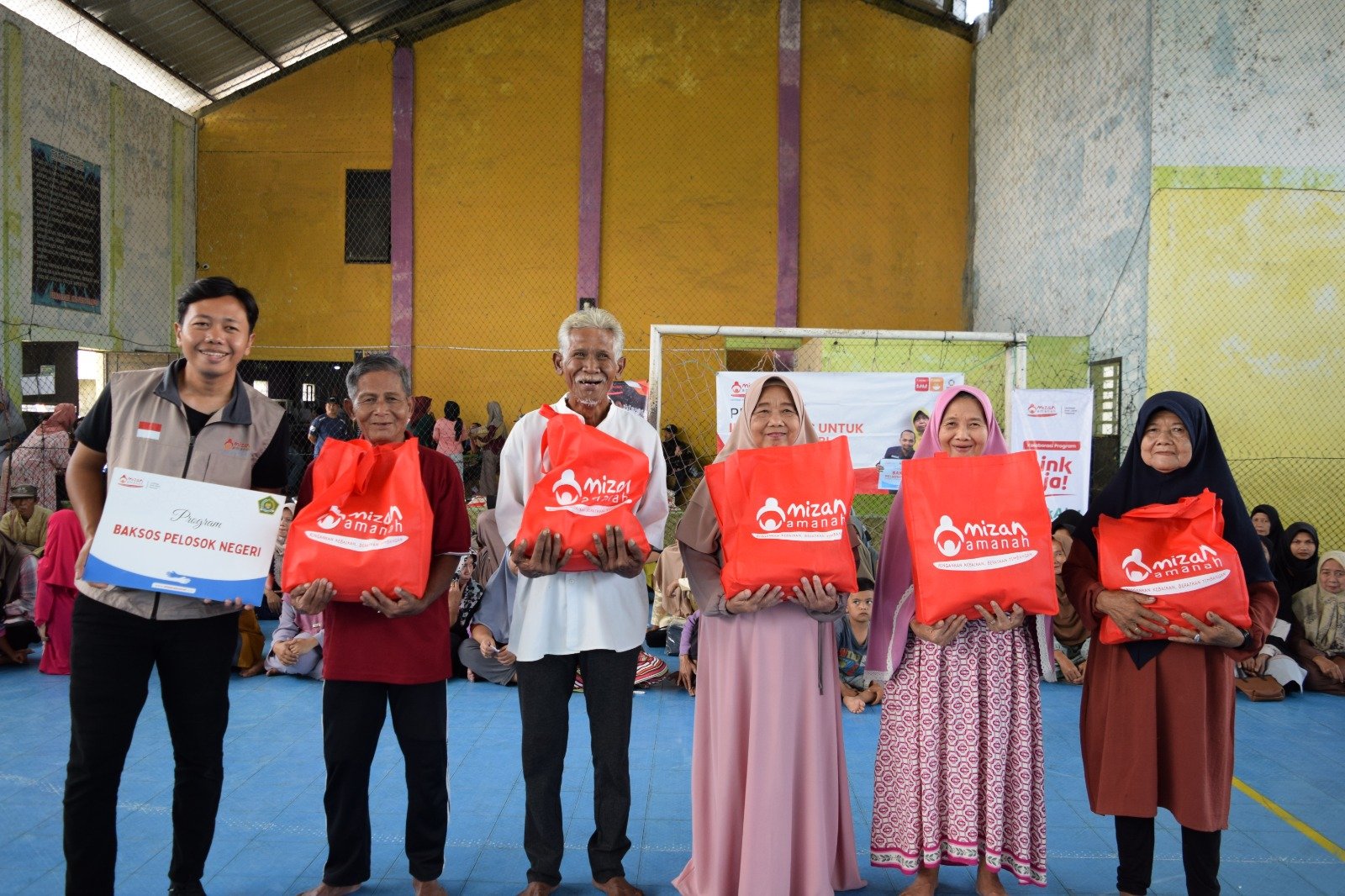 Menebar Senyum, Mengalirkan Berkah Program Infaq Beras Mendarat di Tasikmalaya
