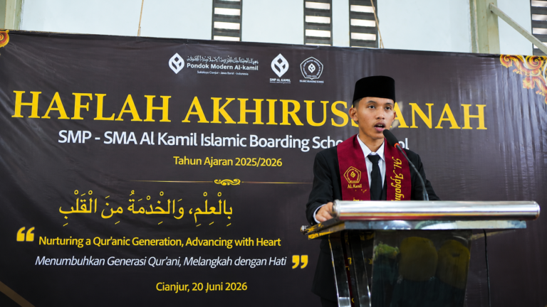 Momen Kelulusan Santri Kelas XII, Anak Binaan Mizan Amanah Berhasil Lanjut ke Perguruan Tinggi Negeri